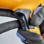 سشوار صنعتی دیمردار 2800 وات اینتیمکس مدل 0710دارای المنت  2800 وات  دارای قابلیت  تنظیم حرارت به صورت دیمردار از 350 الی 600 درجه سانتی گراد  دارای  بدنه ی محکم و نشکن - Image 3